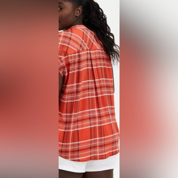 Torrid|Challis Button Front Dolman Sleeve Top in Red Plaid Pattern, Size 4X - Picture 3 of 11